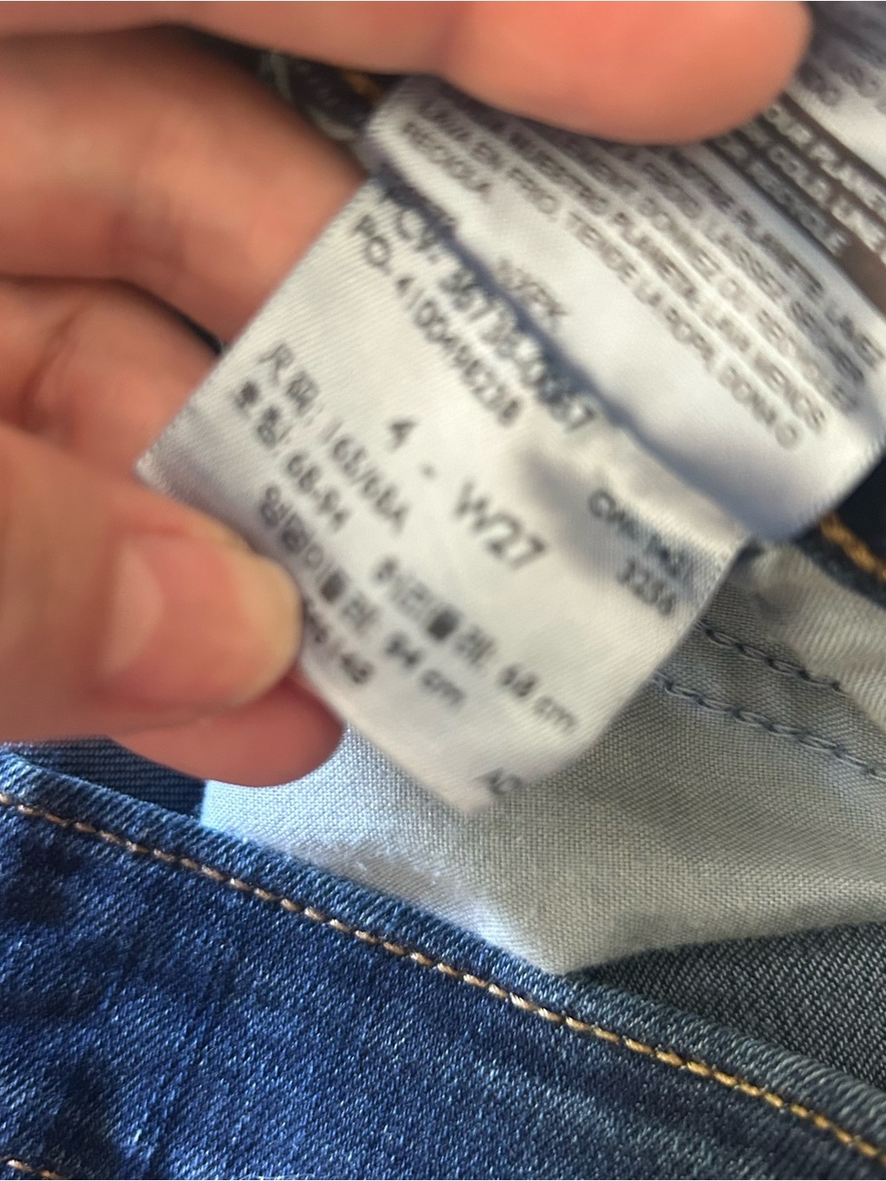 Levi's Signature Mid Rise Boyfriend Jeans in size 4. - Picture 4 of 5